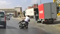Gaziantep'te yola dökülen yağ nedeniyle motosiklet devrildi